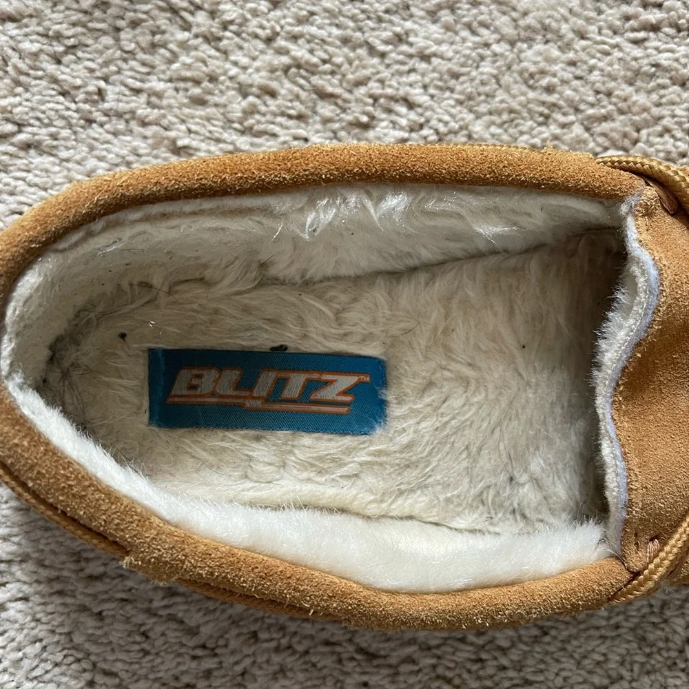 Blitz Kids Size 6 Moccasin Tan Slipper